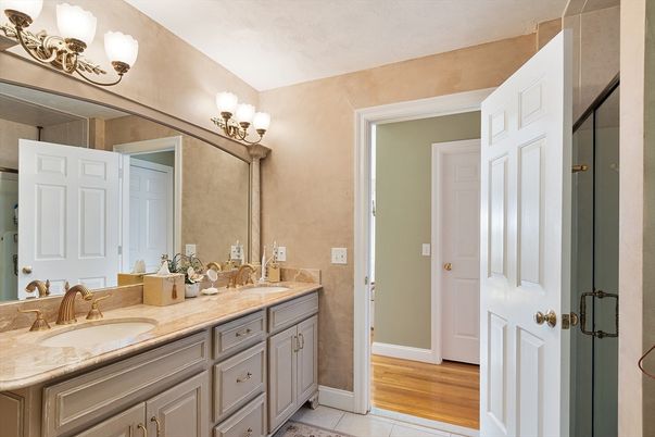 Bathroom, Dual Sink Vanities, Interior, Wood Texture Flooring