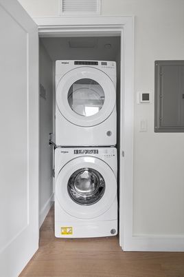 Interior, Utility Closets, Washer, Wood Texture Flooring