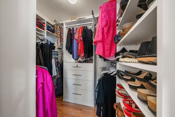 Interior, Walk-in Closets, Wood Texture Flooring