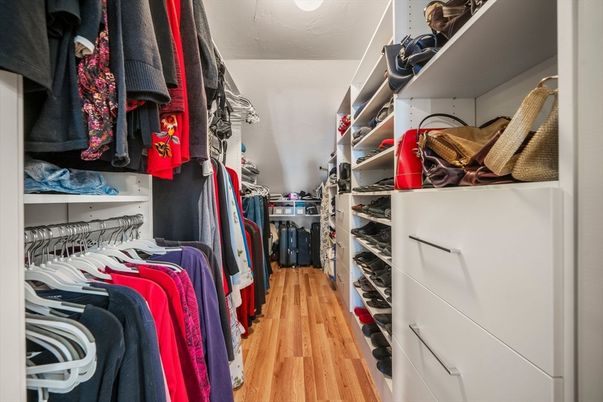 Interior, Walk-in Closets, Wood Texture Flooring