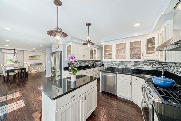 Dining room, Interior, Kitchen, Pendant Lights, Recessed Lighting, Stainless Steel Appliances, Wood Texture Flooring