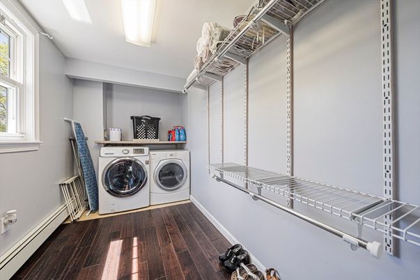 Interior, Utility Closets, Washer, Wood Texture Flooring