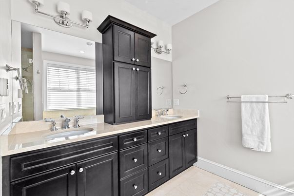 Bathroom, Dual Sink Vanities, Interior