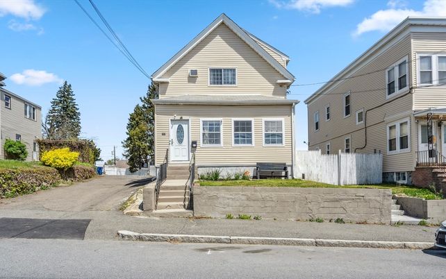 Exterior, Facade, Queen Anne Victorian