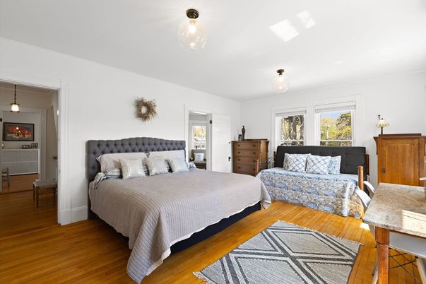 Bedroom, Interior, Pendant Lights, Wood Texture Flooring