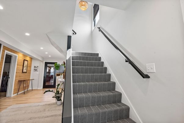Interior, Recessed Lighting, Wood Texture Flooring
