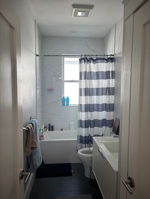 Bathroom, Free Standing Baths, Interior, Marble Walls