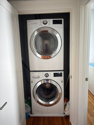 Interior, Utility Closets, Washer, Wood Texture Flooring