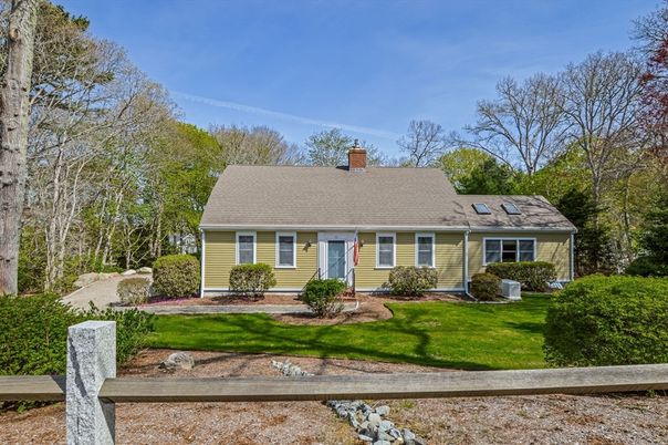 Exterior, Facade, Cape Cod