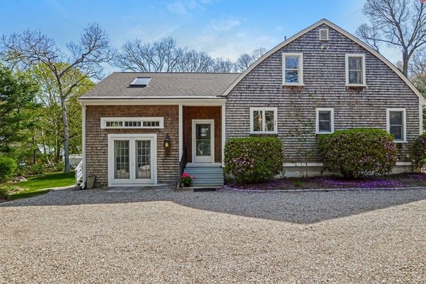 Exterior, Facade, Brick Facade, Brick Traditional