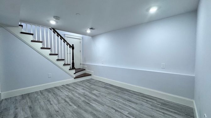 Empty room, Interior, Recessed Lighting, Wood Texture Flooring