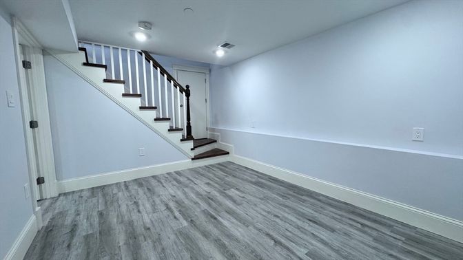 Empty room, Interior, Recessed Lighting, Wood Texture Flooring