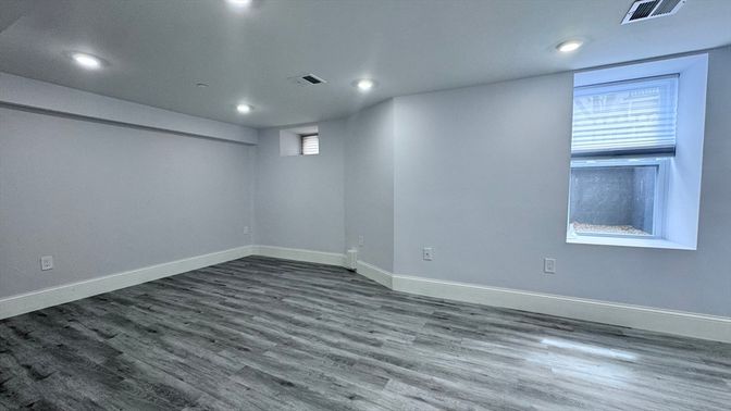 Empty room, Interior, Recessed Lighting, Wood Texture Flooring
