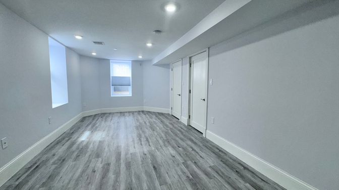 Empty room, Interior, Recessed Lighting, Wood Texture Flooring