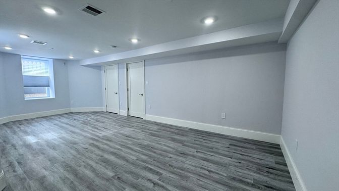 Empty room, Interior, Recessed Lighting, Wood Texture Flooring