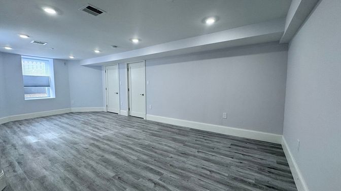 Empty room, Interior, Recessed Lighting, Wood Texture Flooring