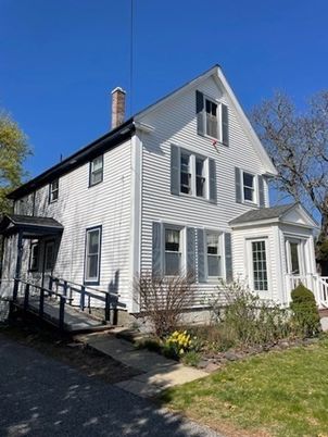 Exterior, Facade, Farmhouse