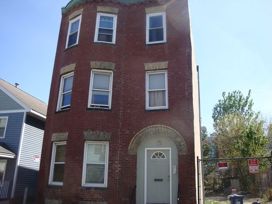 Exterior, Facade, Brick Facade, Rowhouse