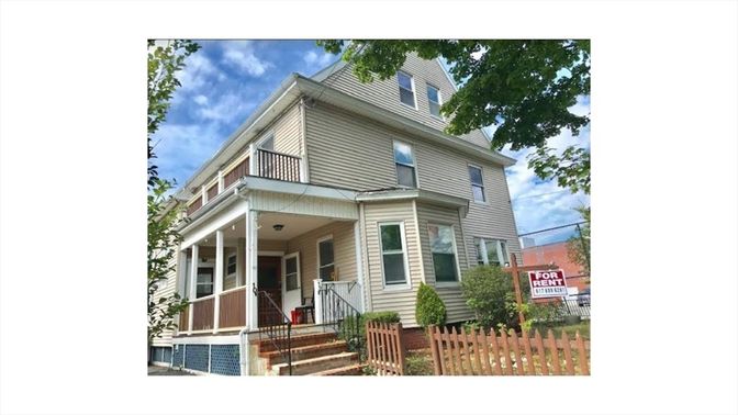 Exterior, Facade, Queen Anne Victorian