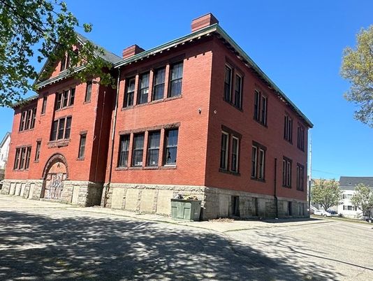 Exterior, Facade, Brick Facade, Rowhouse