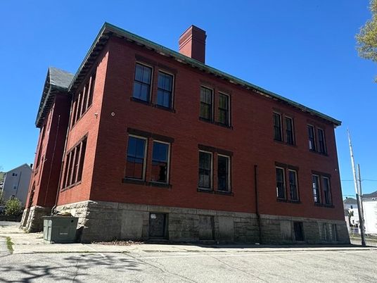 Exterior, Facade, Rowhouse