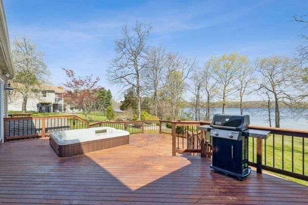 Exterior, Hot Tub