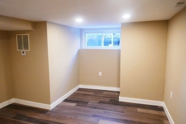 Empty room, Interior, Recessed Lighting, Wood Texture Flooring