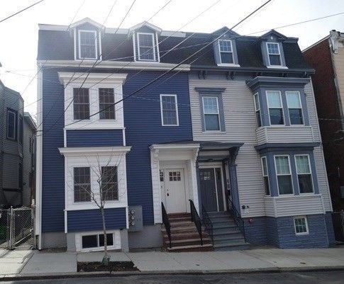 Exterior, Facade, Rowhouse