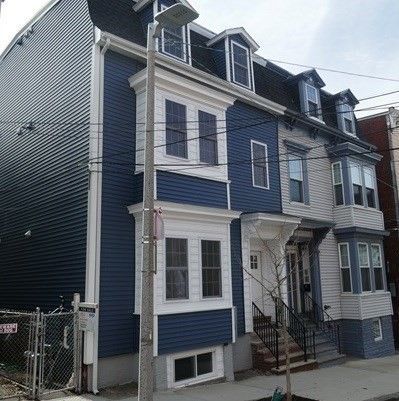 Exterior, Facade, Rowhouse