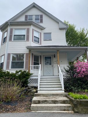 Exterior, Facade, Queen Anne Victorian