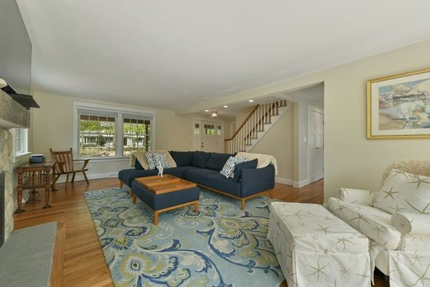 Dining room, Interior, Living room, Recessed Lighting, Wood Texture Flooring