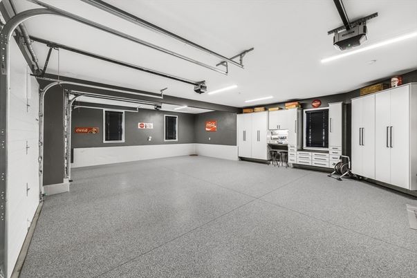 Garage, Interior