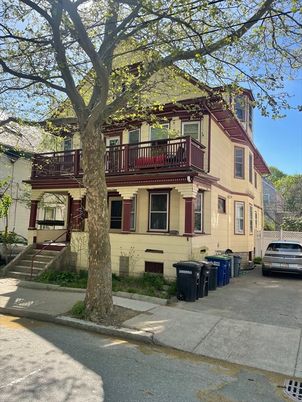 Exterior, Facade, Queen Anne Victorian