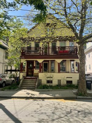 Exterior, Facade, Rowhouse