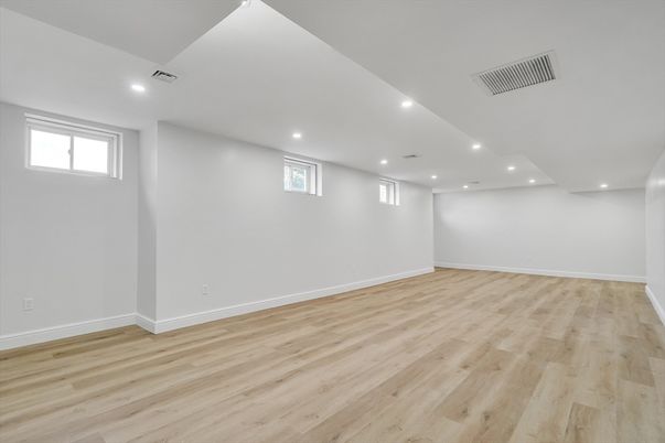 Empty room, Interior, Recessed Lighting, Wood Texture Flooring