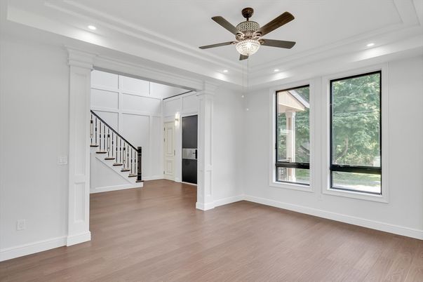 Empty room, Interior, Recessed Lighting, Wood Texture Flooring