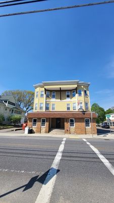 Exterior, Facade, Brick Facade, American Foursquare