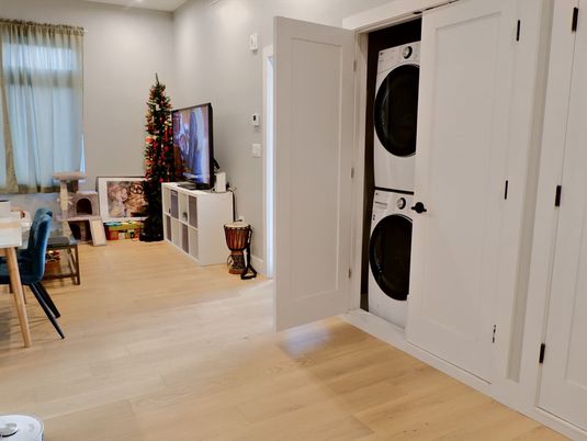 Interior, Utility Closets, Washer, Wood Texture Flooring