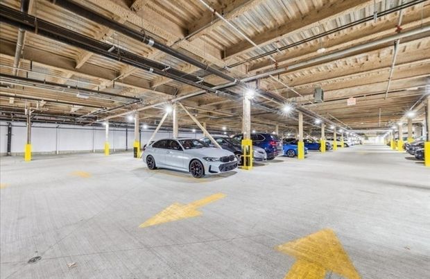 Garage, Interior, Wooden Beams