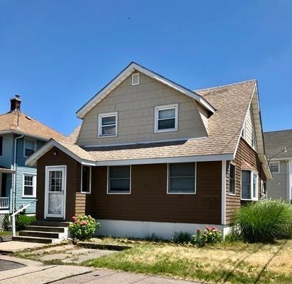 Exterior, Facade, American Craftsman