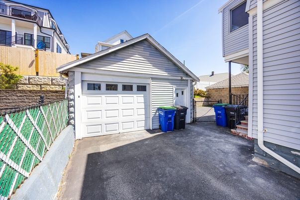 Detached Garage, Exterior
