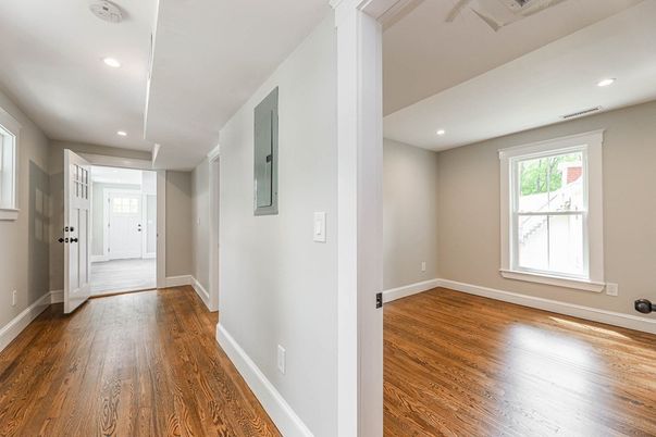 Empty room, Interior, Recessed Lighting, Wood Texture Flooring