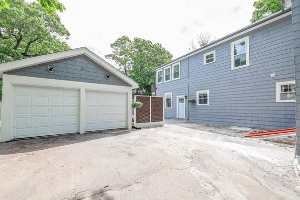 Detached Garage, Exterior