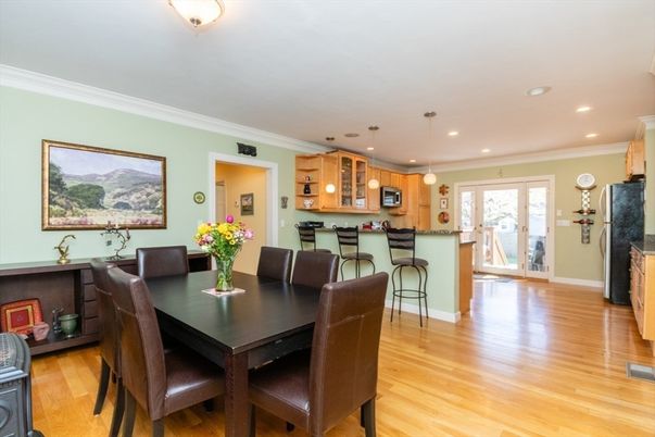 Dining room, Interior, Kitchen, Pendant Lights, Recessed Lighting, Wood Texture Flooring