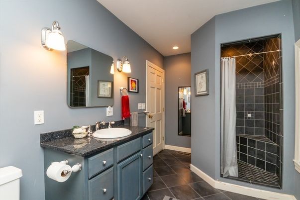 Bathroom, Interior, Recessed Lighting