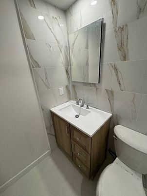 Bathroom, Interior, Marble Walls, Recessed Lighting