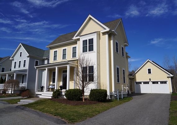 Attached, Exterior, Facade, Farmhouse