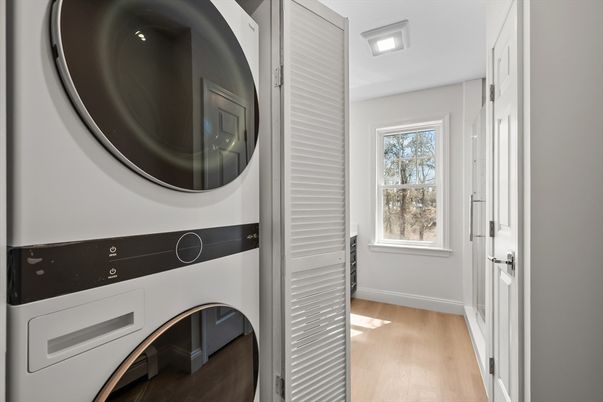 Interior, Utility Closets, Washer, Wood Texture Flooring