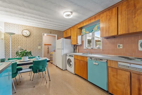 Dining room, Interior, Kitchen, Washer