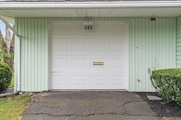 Detached Garage, Exterior